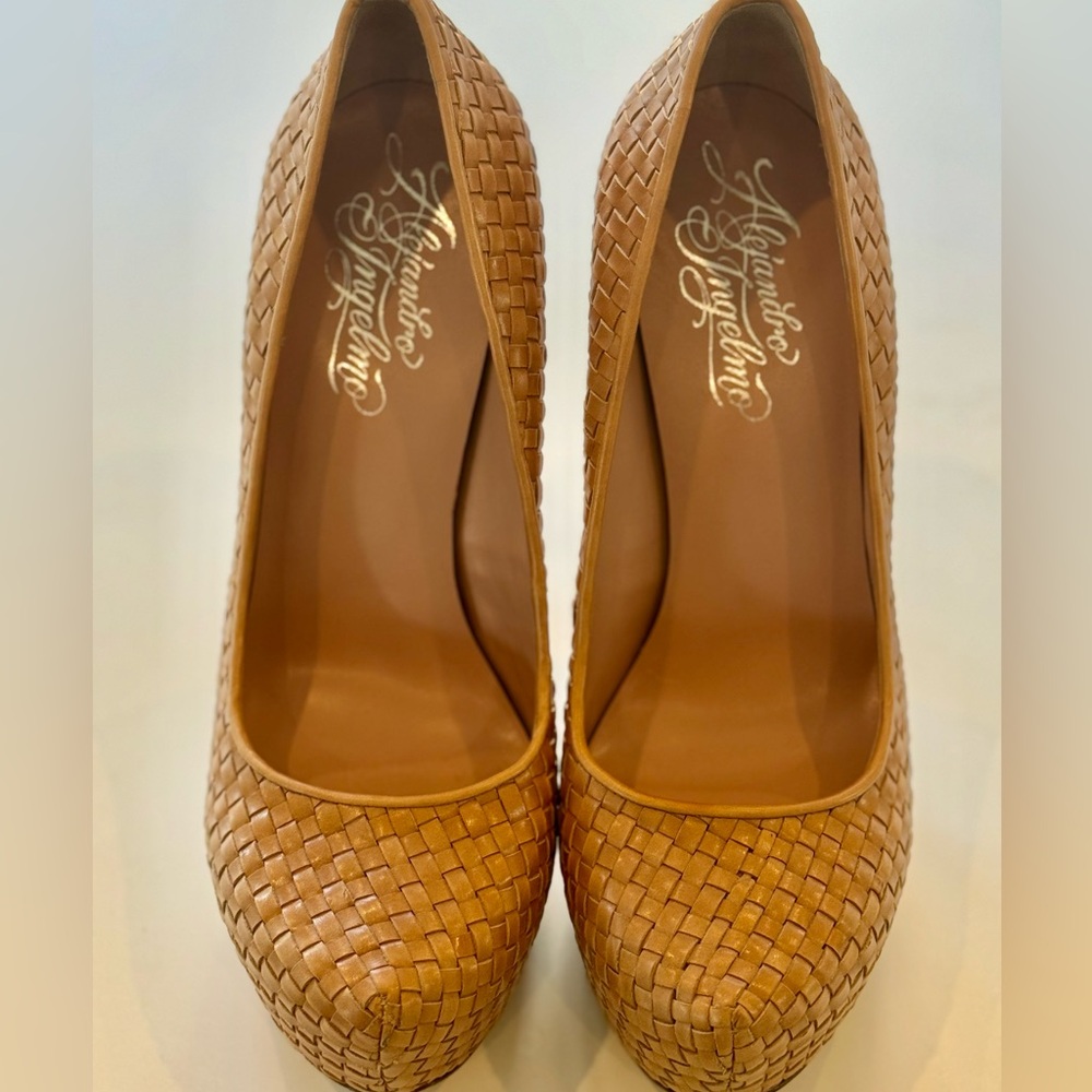 Designer Alejandro Ingelmo woven Camel heels size 39. Worn once!